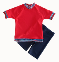 Badset, t-shirt & byxa, röd/mönster och marin byxa